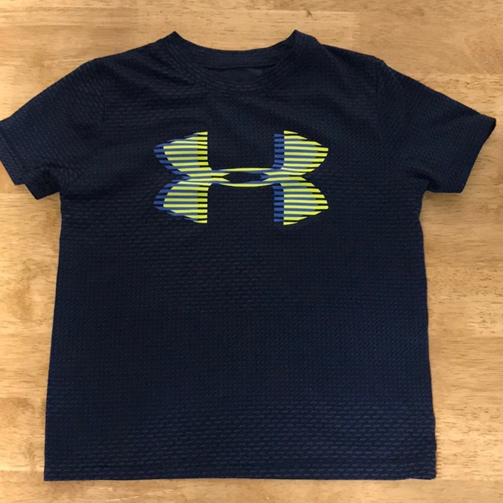 UNDERARMOUR Boys T-shirt 👍🏻